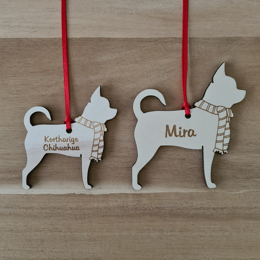 Chihuahua Kortharig kersthanger – gepersonaliseerd kerstboomornament met naam