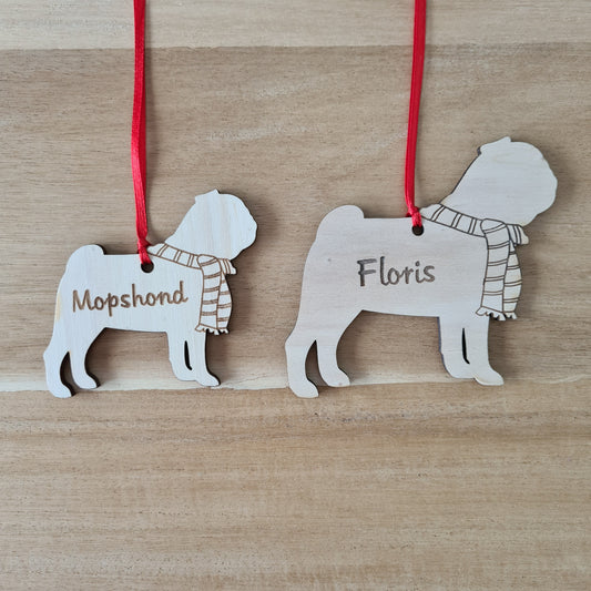 Mopshond kersthanger – gepersonaliseerd kerstboomornament met naam