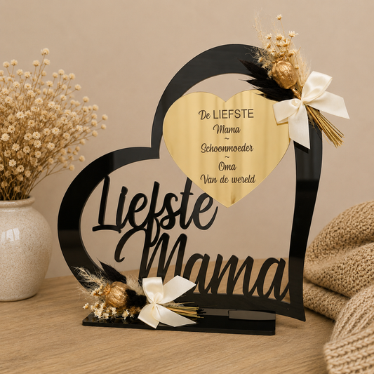Gepersonaliseerd Moederdagcadeau hartstaander met Liefste Mama in zwart spiegelacrylaat met droogbloemen
