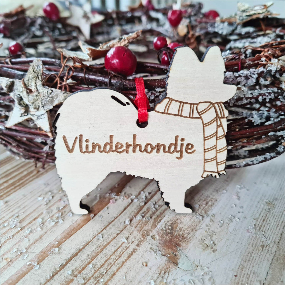 Gepersonaliseerde houten Vlinderhondje kersthanger met naam