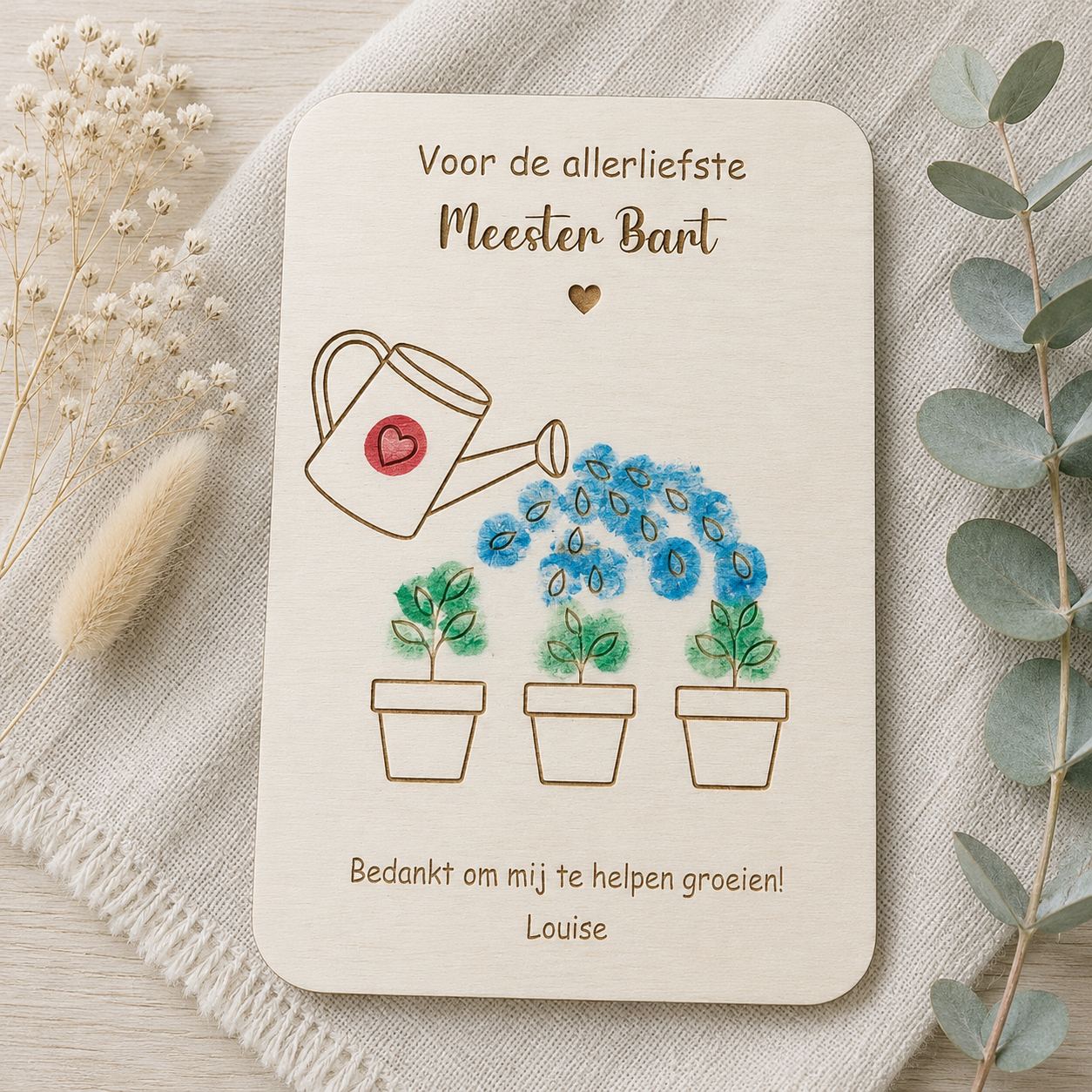 Houten bedankkaart meester met gegraveerde gieter en plantjes – gepersonaliseerd cadeau einde schooljaar