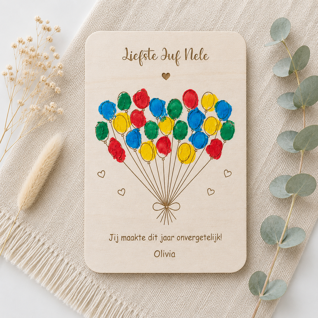 Houten bedankkaart juf met kleurrijke vingerafdrukken op ballonnen – gepersonaliseerd cadeau einde schooljaar