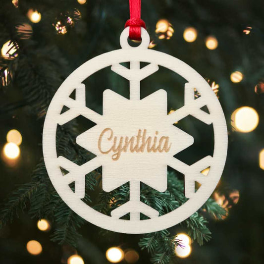 Gepersonaliseerde houten sneeuwvlok kersthanger met naam – kerstboomversiering