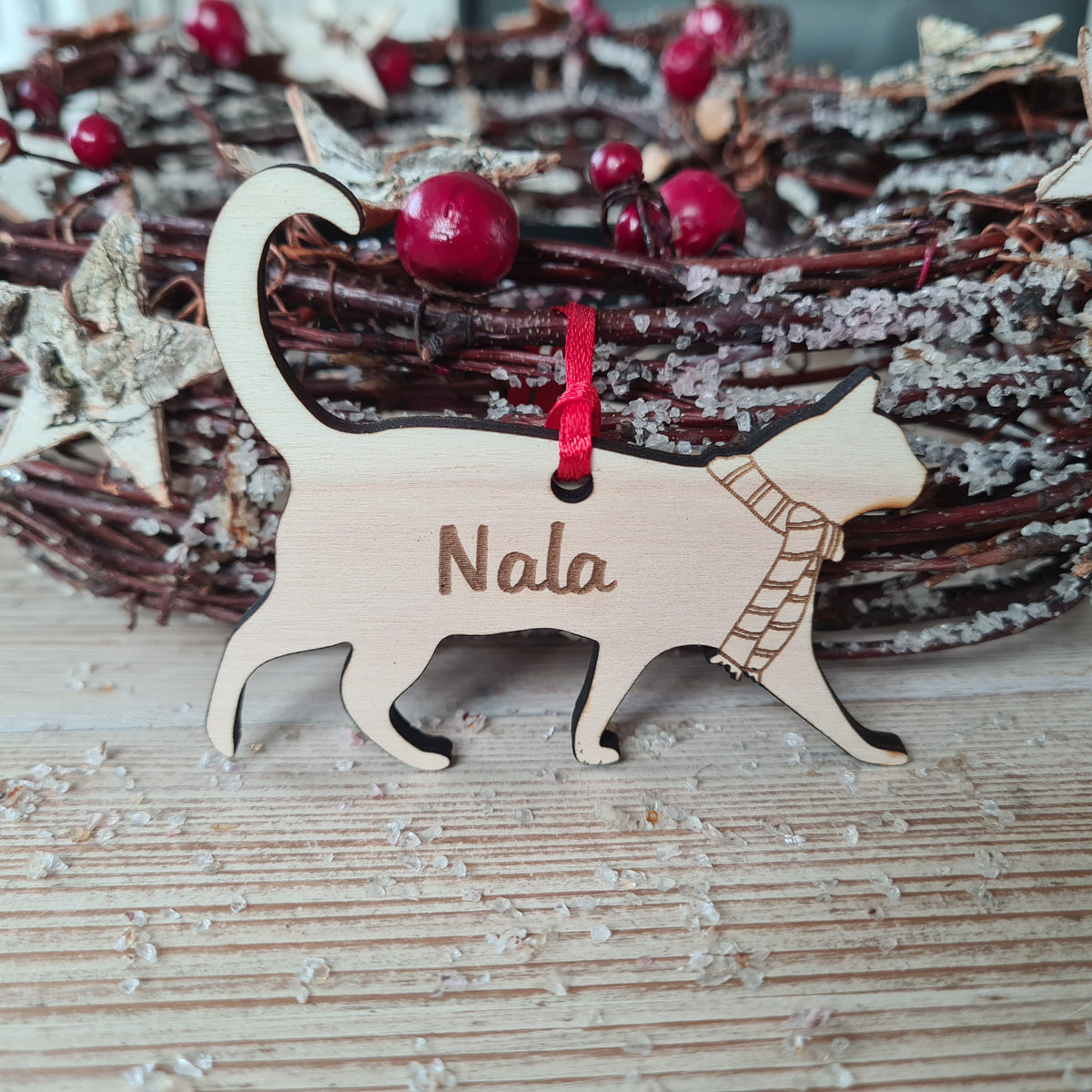 Houten Kat kersthanger als gepersonaliseerd kerstcadeau