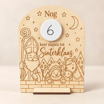 Houten Sinterklaas aftelkalender met Sint, Piet, paard en telcirkel met zes nachtjes
