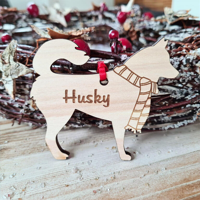 Gepersonaliseerde houten Husky kersthanger met naam