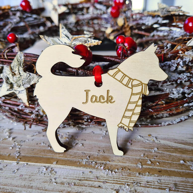 Houten Husky kersthanger als gepersonaliseerd kerstcadeau