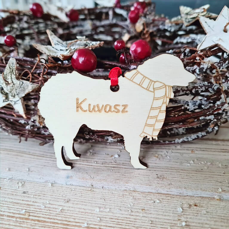 Gepersonaliseerde houten Kuvasz kersthanger met naam